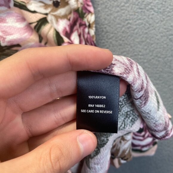 Torrid Women's Babydoll Textured Rayon Cold Shoulder Top Blush Floral Size 1 - Picture 12 of 13